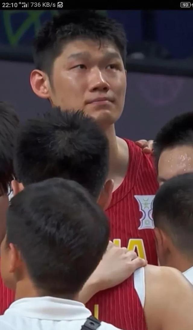 开云体育在线-爵士完胜上海队，胡金秋高光表现