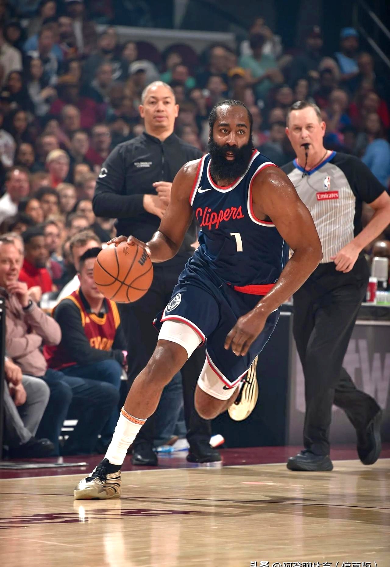 开云体育登录-快船队战术灵活，击败对手实现翻盘